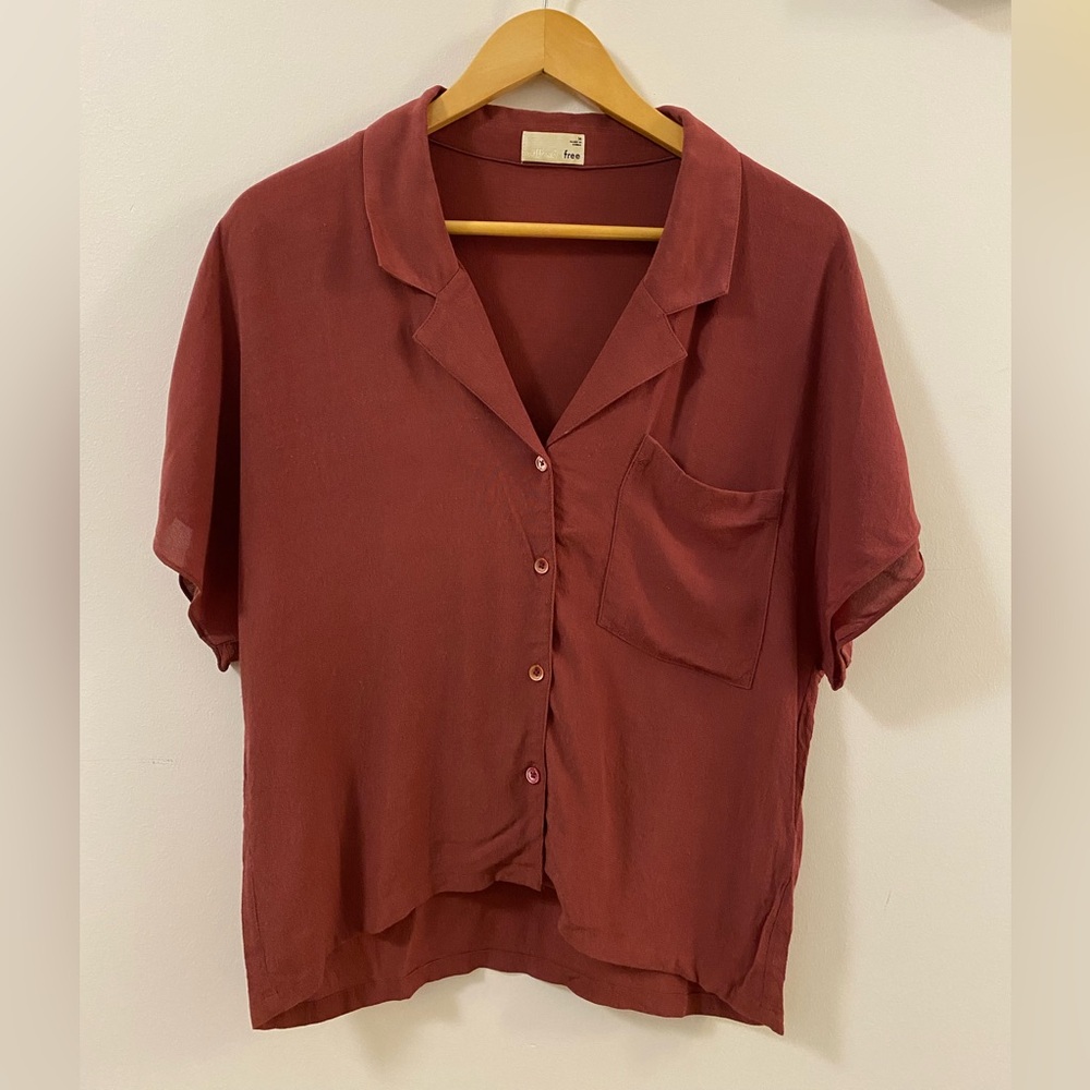 Aritzia Wilfred Free button up short sleeve blouse